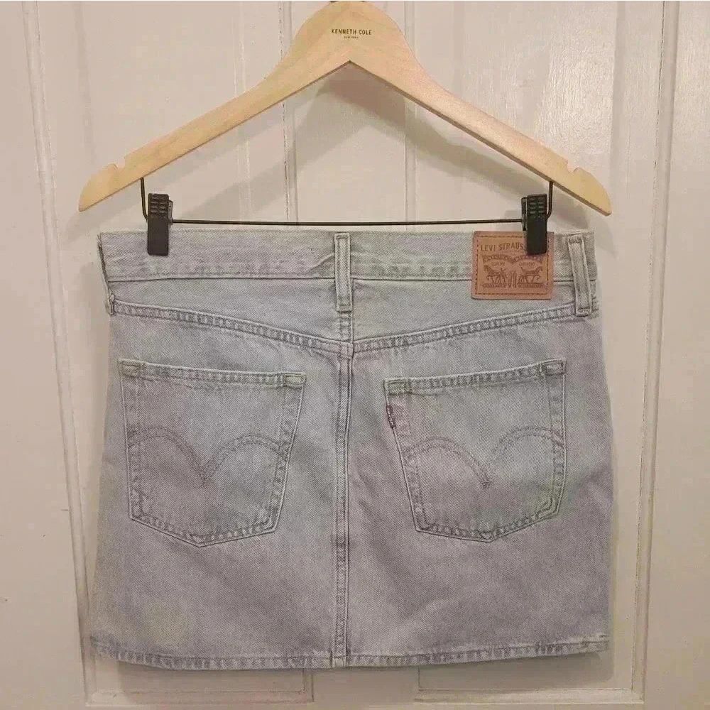 Levi's Denim Icon Skirt Size 29 - Picture 4 of 4